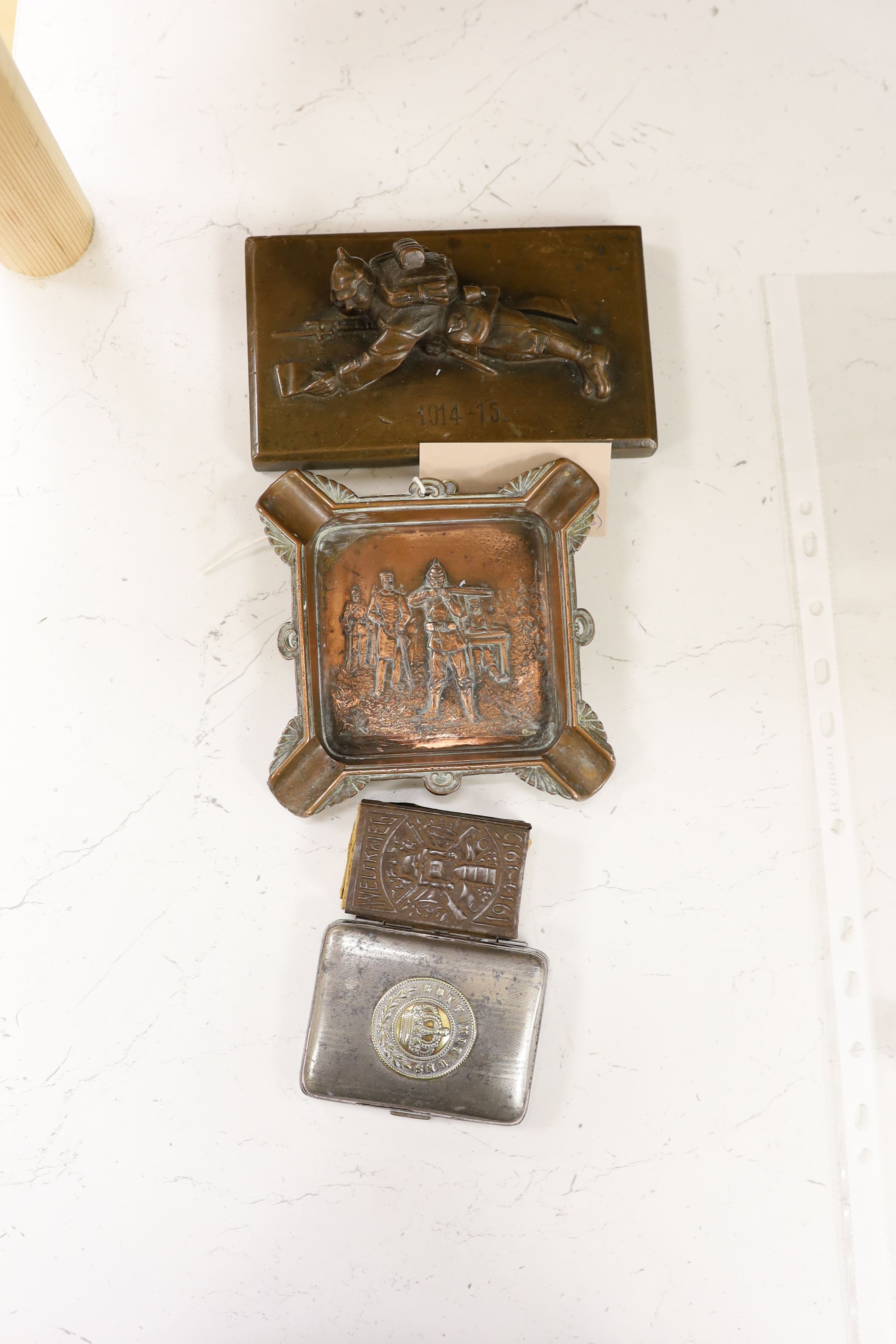 A pair of WWI German propeller frames, with pilot portraits, 28cm, and four German WW1 accessories